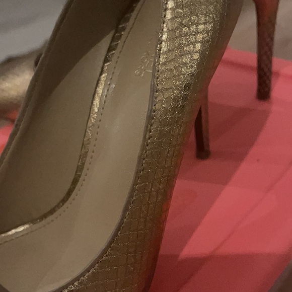 BARLEY WORN ✨✨✨ MICHAEL KORS SHOES - Picture 4 of 6